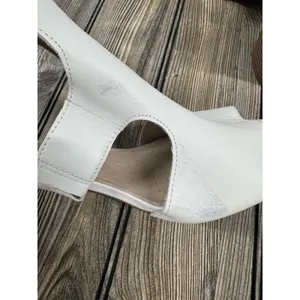 Clarks Womens 8.5M Deva Heidi White Leather Ankle Strap Heels Sandals Boho thumbnail 8