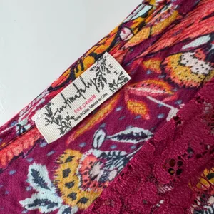 Free People Floral Cami Top Lace Trim V Neck Sleeveless‎ Blouse Medium thumbnail 4