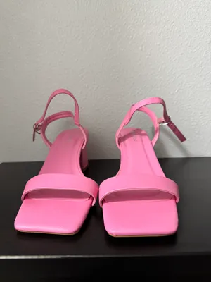 Bamboo Brand Pink Heels thumbnail 2