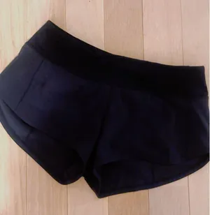 Lululemon Shorts Black Speed Up thumbnail 1