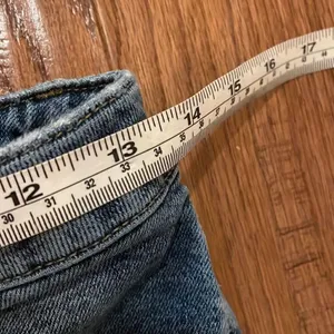 Zara high rise medium wash raw hem skinny jean 6 thumbnail 7