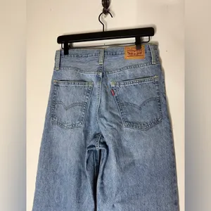 Levi’s 94 Baggy Wide Leg Jeans Size 27‎ X 31 Distressed thumbnail 8