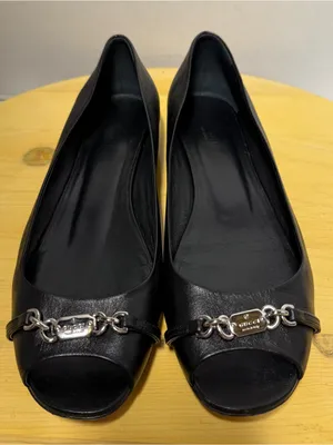 Gucci Salandia Black Leather Peep Toe Flats Silver Chain Logo Accent thumbnail 1