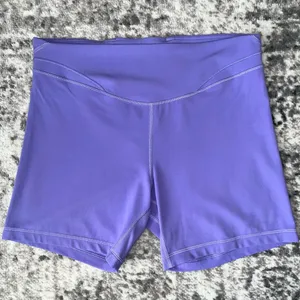 Lululemon Align Curve Seam High-Rise Short 6" thumbnail 4