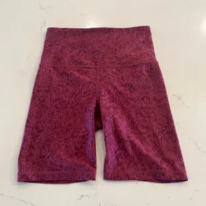 Athleta Elation Printed 7" Shorts Workout‎ Biker Shorts Size XS thumbnail 1