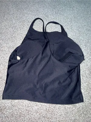 Old Navy Black Cropped Tank Top thumbnail 2