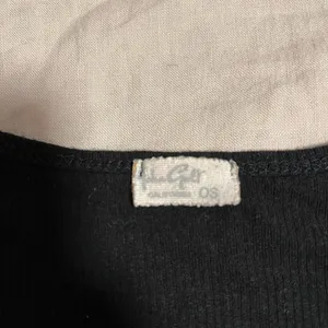 Brandy Melville John Galt Black T Shirt Ribbed Scoop Neck Soft Slinky One Size thumbnail 2