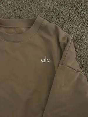 Alo Yoga Accolade Crew Neck Pullover Gravel thumbnail 4