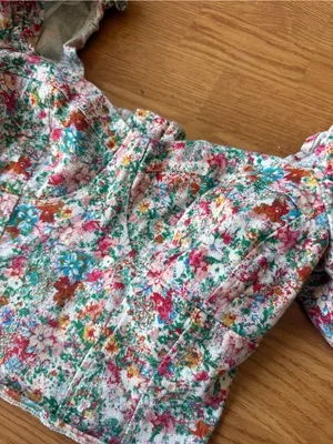 ASTR the Label Floral Puff-Sleeve Cropped Top Size Small thumbnail 4