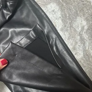 Abercrombie and Fitch The 90s Straight Ultra High Rise Vegan Leather Pants 00s thumbnail 8