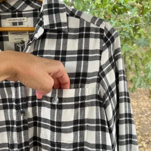 American Eagle Women's Black & White Plaid Soft Flannel Shirt Size M. NEW! thumbnail 3