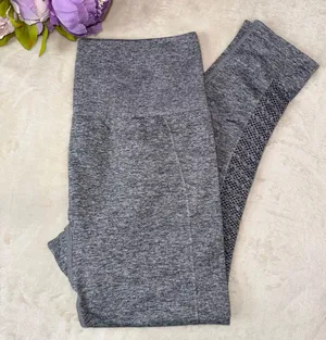 NEW Fabletics Sync Seamless High-Waisted 7/8 Legging thumbnail 6