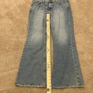 Old Navy women’s boot-cut low waist jeans size 12. thumbnail 5