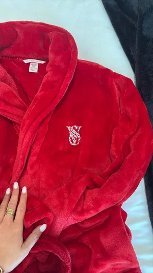 Victoria’s Secret red robe thumbnail 5