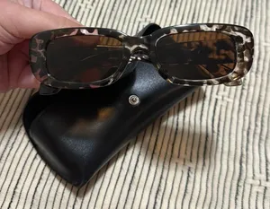 Sunglasses thumbnail 1