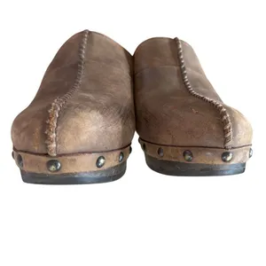 UGG Kassi Brown Leather Studded Chunky Heel Shearling Lined Slip On Clog Mule thumbnail 8