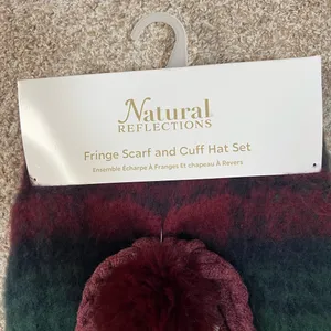 Natural Reflections Maroon and‎ Dark Green Scarf and Hat Set thumbnail 2
