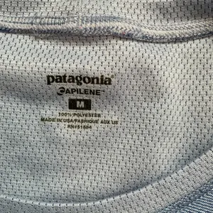 Patagonia Capilene Base Layer Top Blue Long Sleeve Crew Neck Medium Hiking Tee thumbnail 3