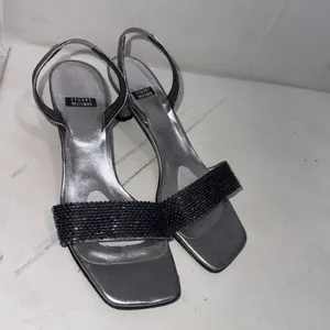 Vintage Y2K 90s Stuart Weitzman Silver Beaded Sling Back Kitten Heel Sandal 7.5B thumbnail 4