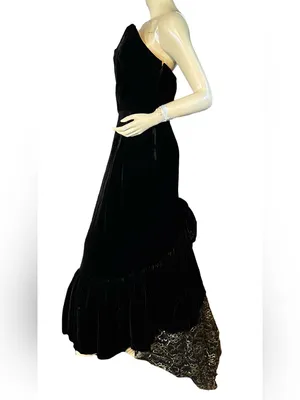 Vintage 1980'S Black Velvet Strapless Mermaid Dress W/Gold Lace Train (M) thumbnail 3