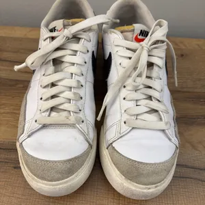 Nike Blazer Platform Sneakers Shoes White Black Women’s thumbnail 4