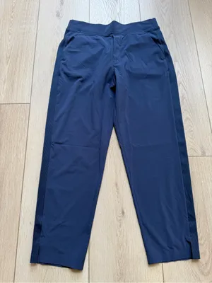 Athleta Brooklyn Ankle Pant in Navy Size 8 Casual Wrinkle Resistant Stretch thumbnail 8