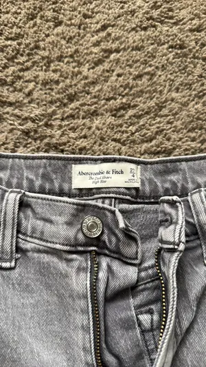 Abercrombie High-Rise Dad Shorts thumbnail 3