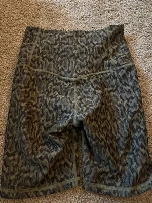 Old Navy Green Bike Shorts thumbnail 3
