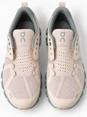 On Cloud Cloudflyer Waterproof Women 8 Rose Pink Grey Running Shoes thumbnail 2