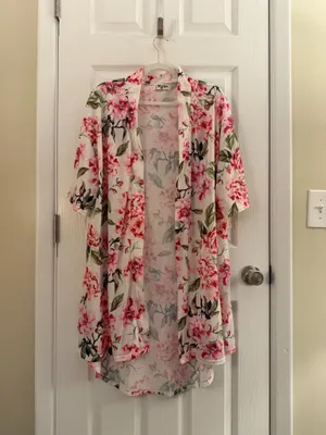 Show Me Your Mumu Pink Brie Garden of Blooms Floral Robe Small thumbnail 3