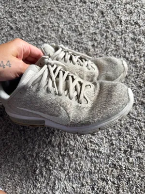 Women’s Nike Air Max Tennis Shoes thumbnail 5