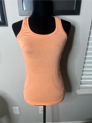 Lululemon swiftly tech 2.0 racerback size 4‎ thumbnail 4