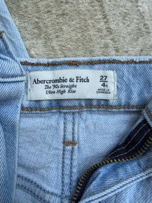Abercrombie High-Rise 90s Straight Jeans thumbnail 2