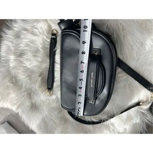 Michael Kors Cary Leather Saddle Crossbody bag Magnetic flap closure bag black h thumbnail 8