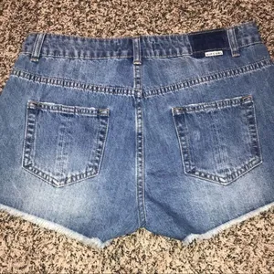 Rip Curl Denim Cutoff Distressed Shorts – Size 30 thumbnail 3