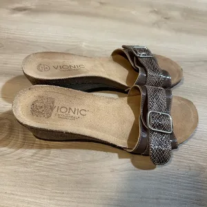 Vionic Orthaheel Technology Brown Snake Print Buckle Slide Sandals US 9 EU‎ 40 thumbnail 2