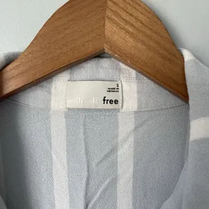 Wilfred Free Button Up Crop Blouse Top Light Blue White Stripes Size Small thumbnail 7