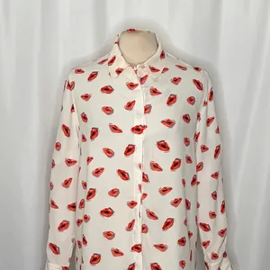 ZARA ZW Collection White Pink Lips Print Buttondown Top Blouse Lipstick X-Large thumbnail 3