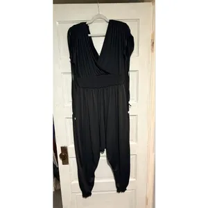Black V-Neck Smocked Waist Harem Jumpsuit with Pockets thumbnail 5
