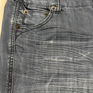 Torrid Denim Mid Rise Capri Jeans Medium Wash Whiskering Size 14 thumbnail 3