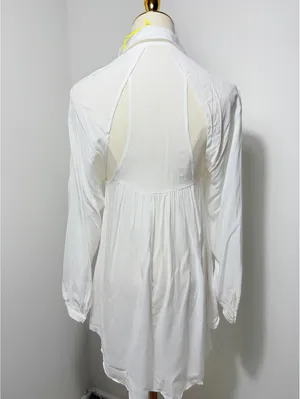 BCBGeneration Women's White Button-Up Shirt Size XS thumbnail 3
