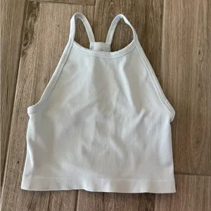 aritzia tna tank thumbnail 2