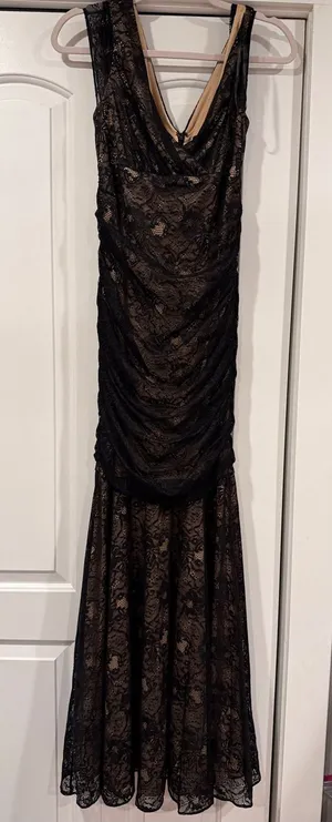 Laundry‎ By Shelli Segal Black Lace Gown with Nude Underlay 4 thumbnail 1