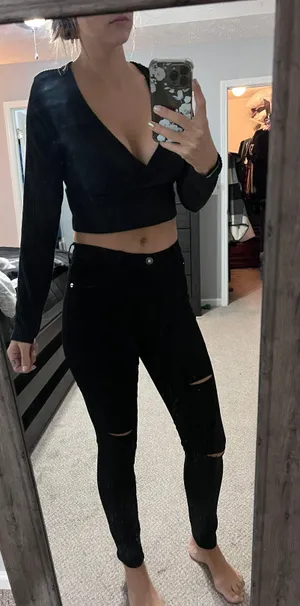 Deep VNeck Long Sleeve Crop top Black Size M thumbnail 2