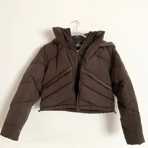 Alo Yoga Glacier Puffer Expresso S thumbnail 2