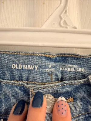 Old Navy High-Waisted Barrel Ankle Jeans Size: 8 petite thumbnail 3