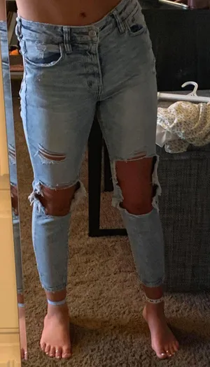 H&M Ripped Jeans thumbnail 1