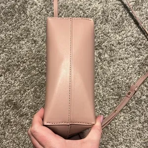 Samara Medium Shoulder Vegan Leather Bag in Peony‎ thumbnail 11