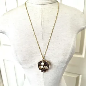 Gold tone skull faux pearl pendant necklace thumbnail 2
