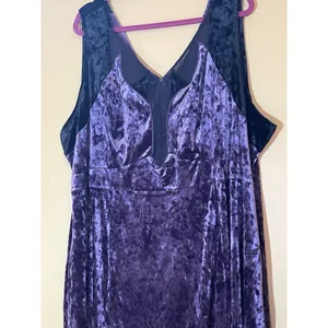 Hot Topic Sailor Moon Queen Beryl Dress 5X Plus Purple Velvet Hi Low NWT Cosplay thumbnail 4
